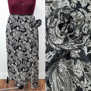 Vtg Y2K lace print skirt - Cami brand